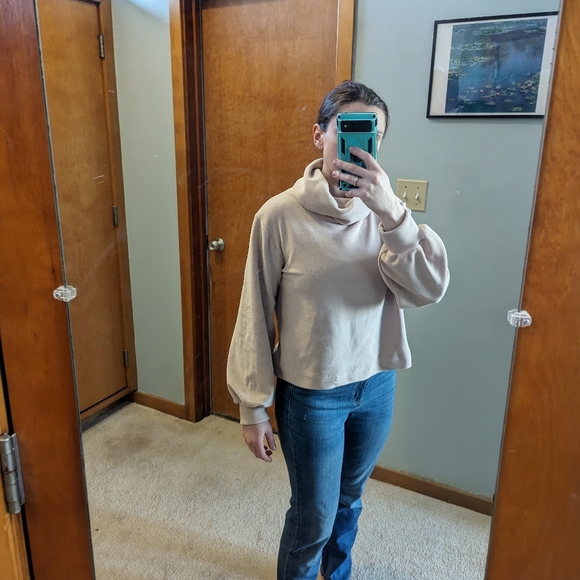 Sweaters - Picture 11 of 13